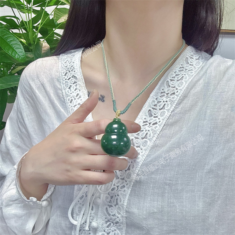 Jewelry & Watches Ltd - Colar com Pingente de Gourd de