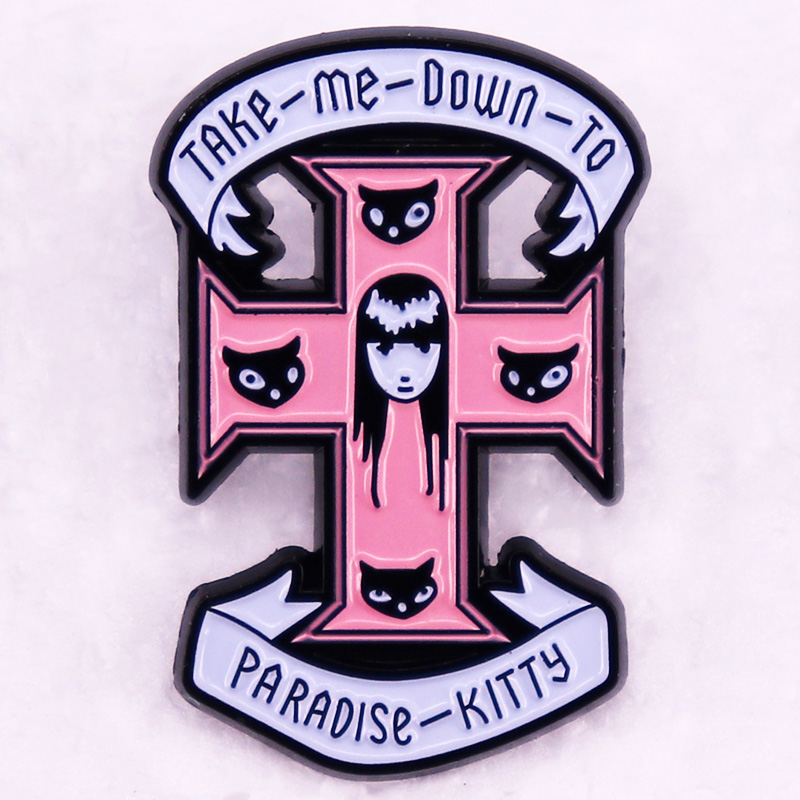 Paradise Jewelry & Watches Llc Miami Photos - Emily a Estranha Esmalte Pin, Cruz