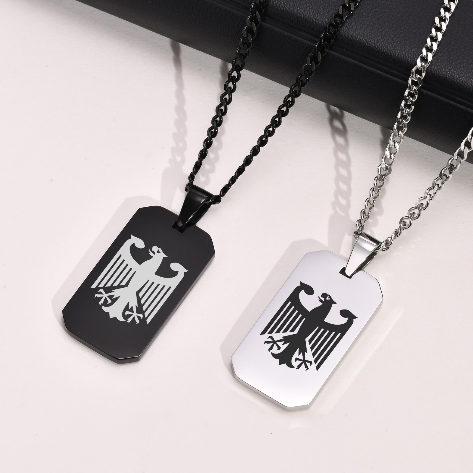 Mens Dog Tag Necklace - Colares quadrados de águia alemã para