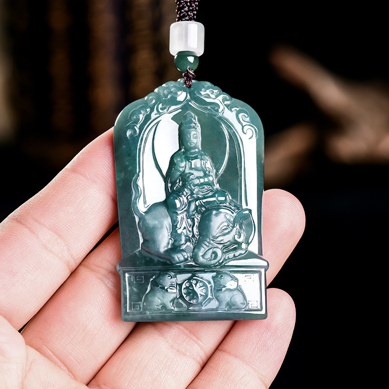 Colar com Pingente de Jadeíta  - Jewelry & Watches Ltd avaliação e preço