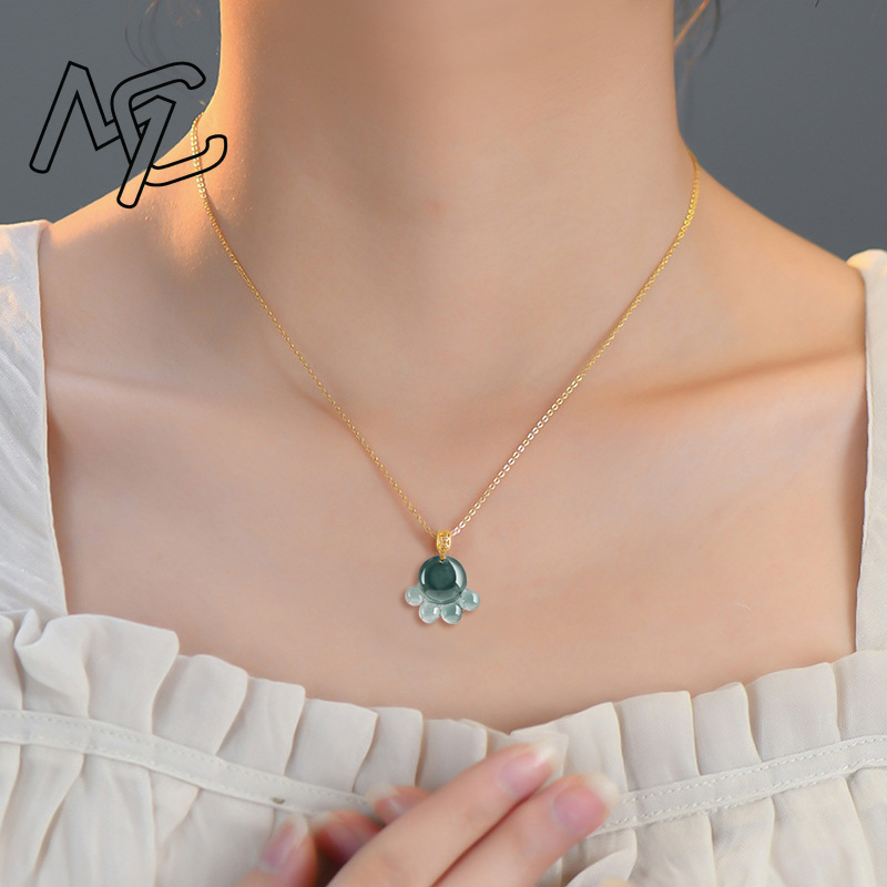 Colar com Pingente de Jade Nat - Jewelry & Watches Ltd avaliação e preço
